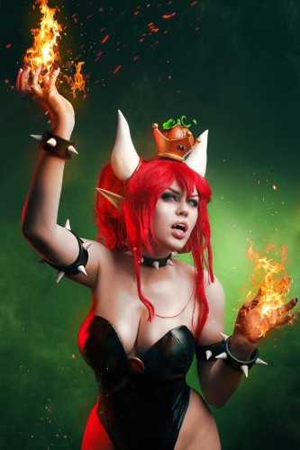 Возбуждающий пятничный косплей с нотками Хэллоуина и авокадо Возбуждающий пятничный косплей с нотками Хэллоуина и авокадо