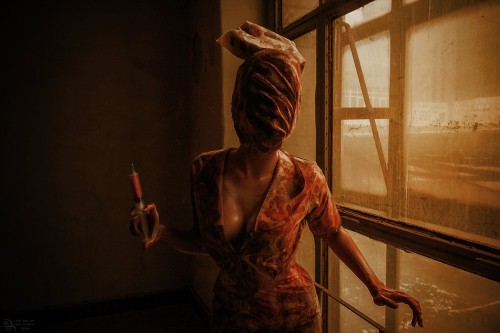 Возбуждающий пятничный косплей с нотками Хэллоуина и авокадо Возбуждающий пятничный косплей с нотками Хэллоуина и авокадо